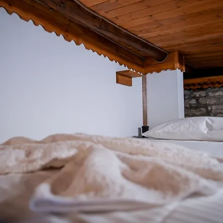Beds Hostel *